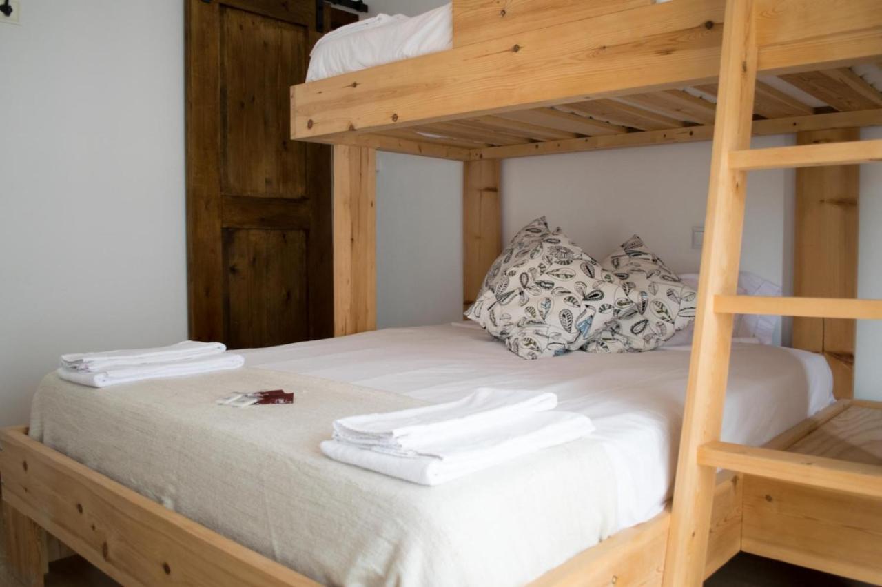 Latas Surf Lodge 로레도 외부 사진